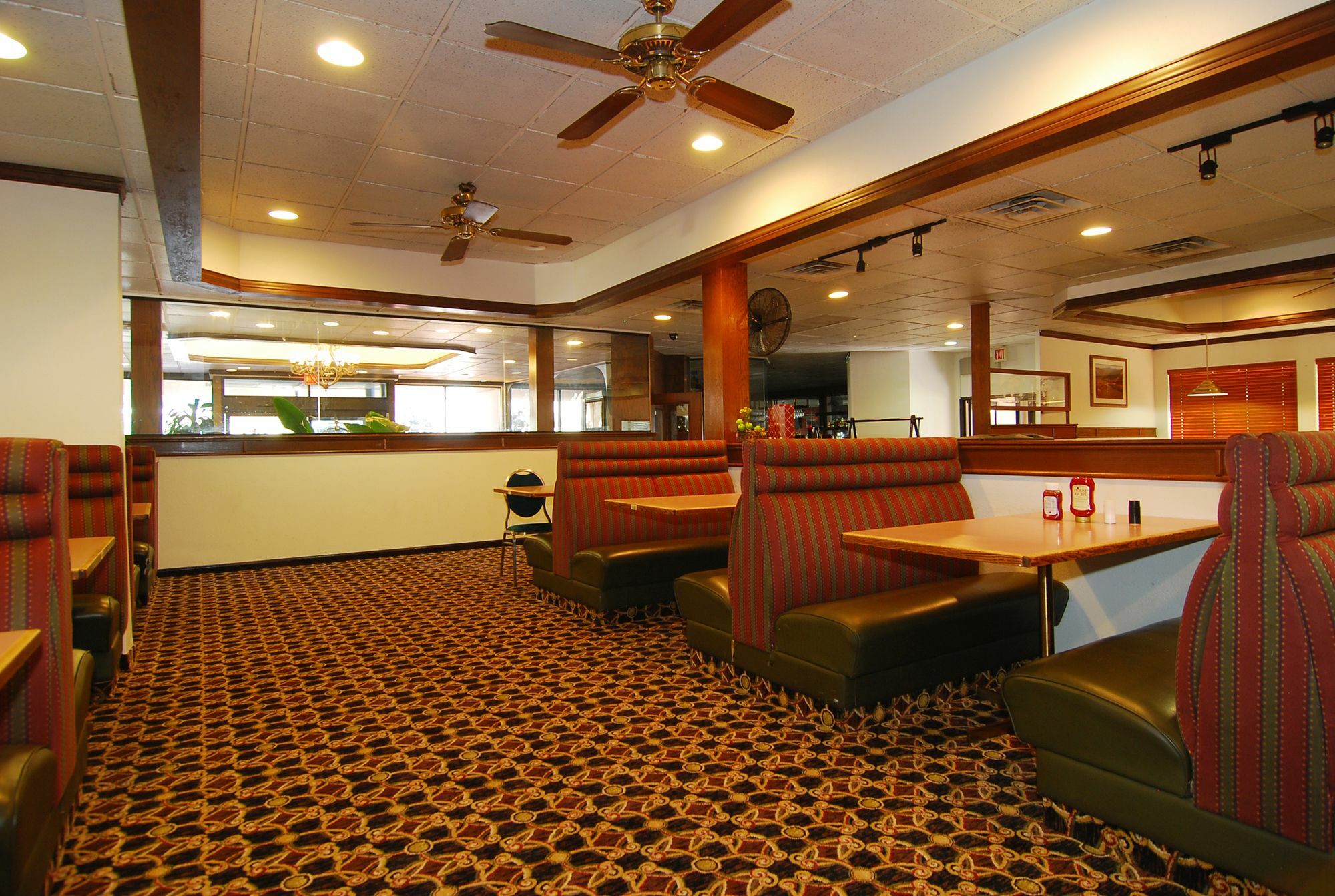 Broadway Inn & Suites Oklahoma City Exterior photo